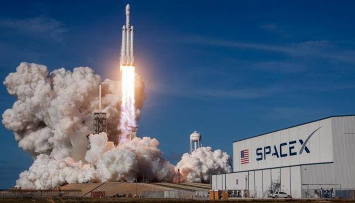 سبيس إكس تطلق صاروخ فالكون هيفي يحمل 24 قمراً صناعياً تجريبياً