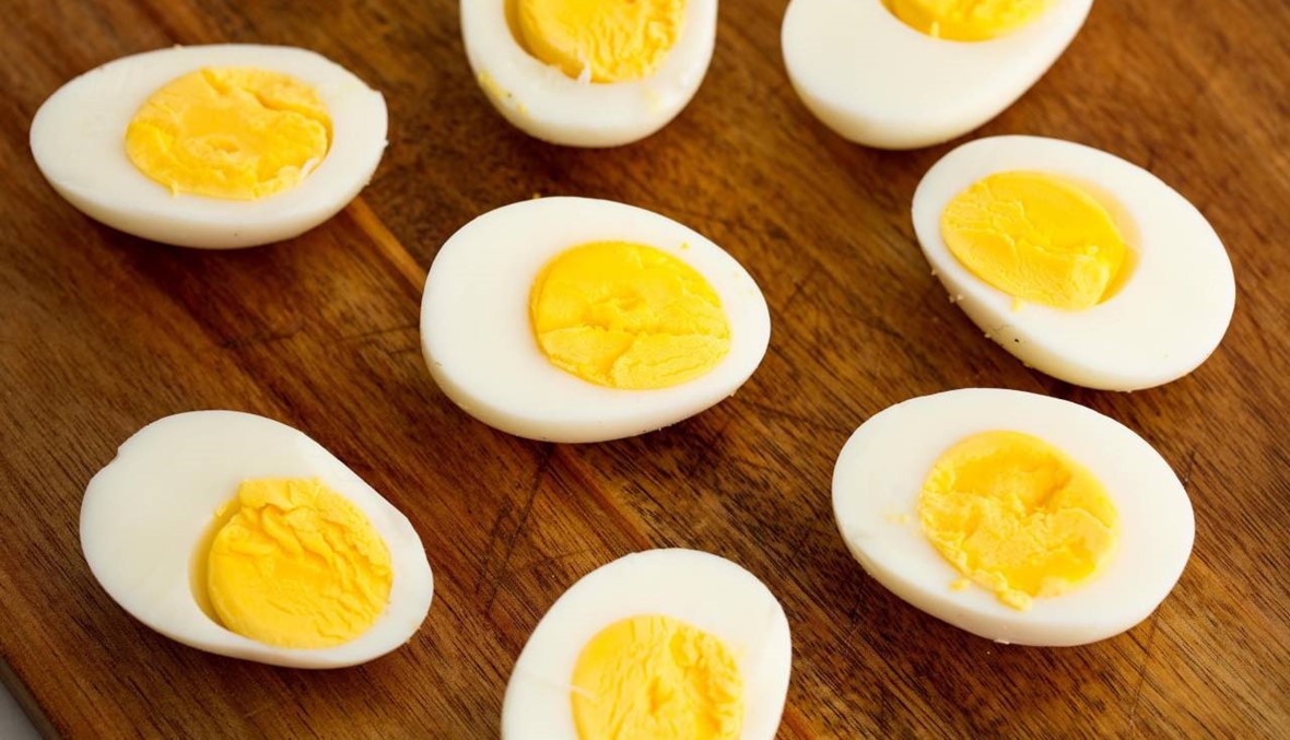 هل البيض يزيد من نسبة الكولسترول بالدم؟