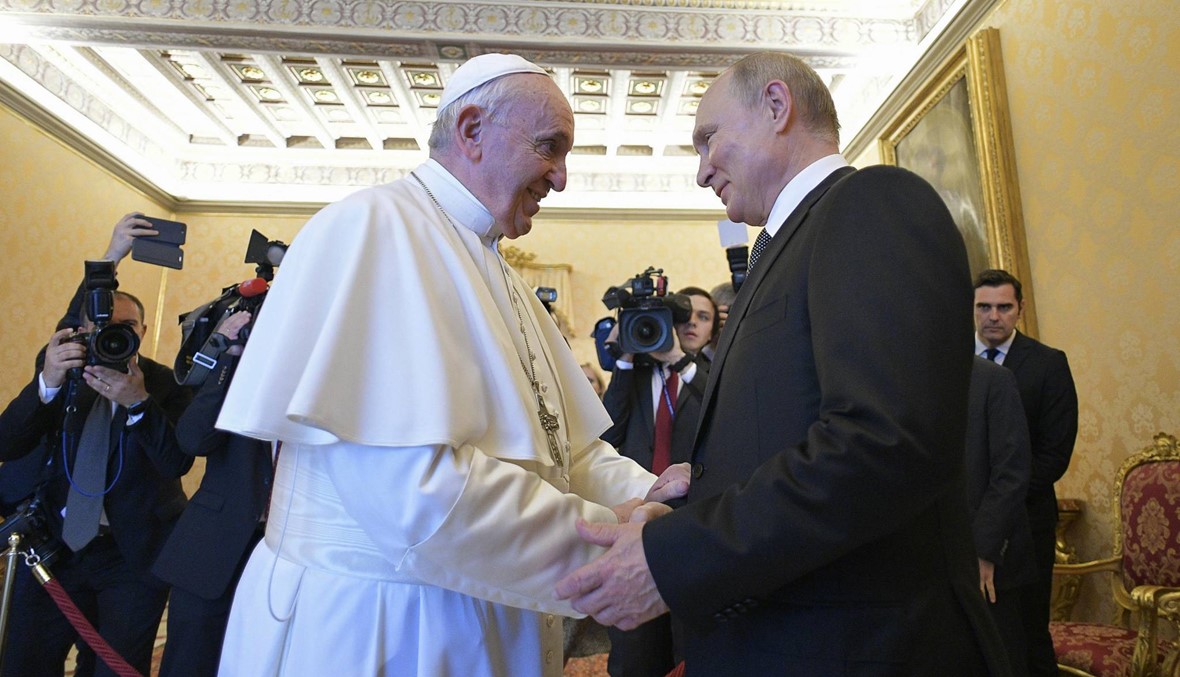 بوتين وصل إلى الفاتيكان متأخّراً ساعة: لقاء مع البابا فرنسيس وملف أوكرانيا