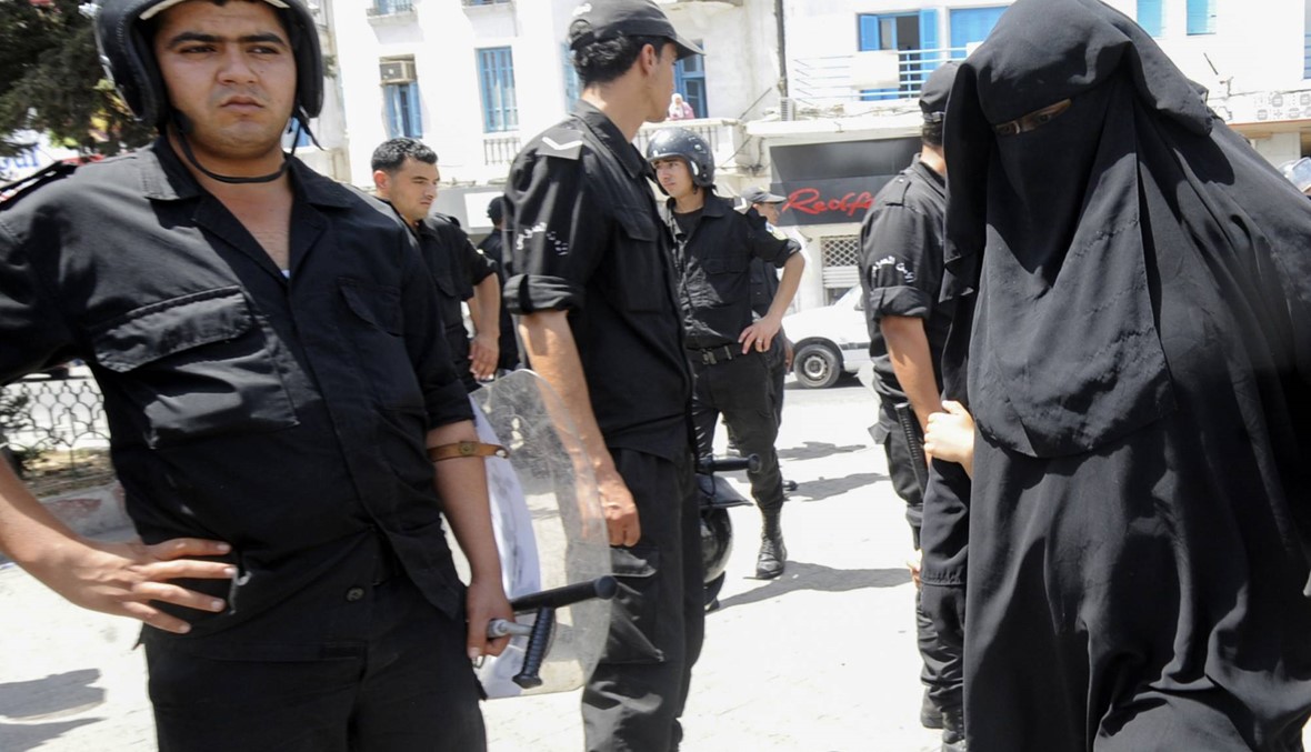 تونس تمنع النقاب في المؤسسات العامة "لدواع أمنيّة"