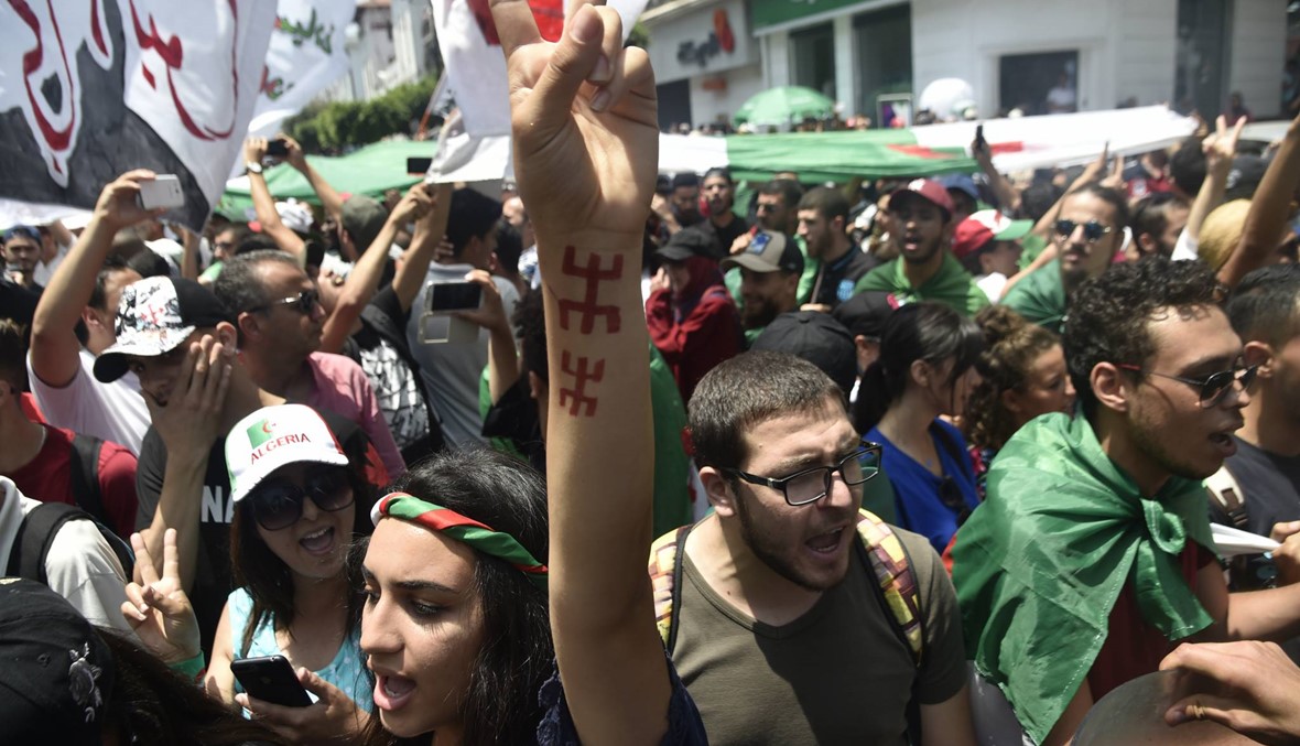 احتجاجات الجزائر في الجمعة الـ20: آلاف تظاهروا، و"لا انتخابات يا عصابة"