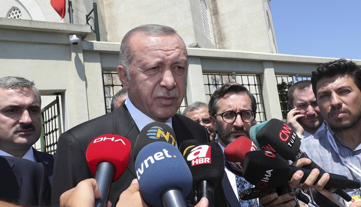 الرئاسة التركية: إردوغان يحض حفتر على إنهاء هجومه في ليبيا