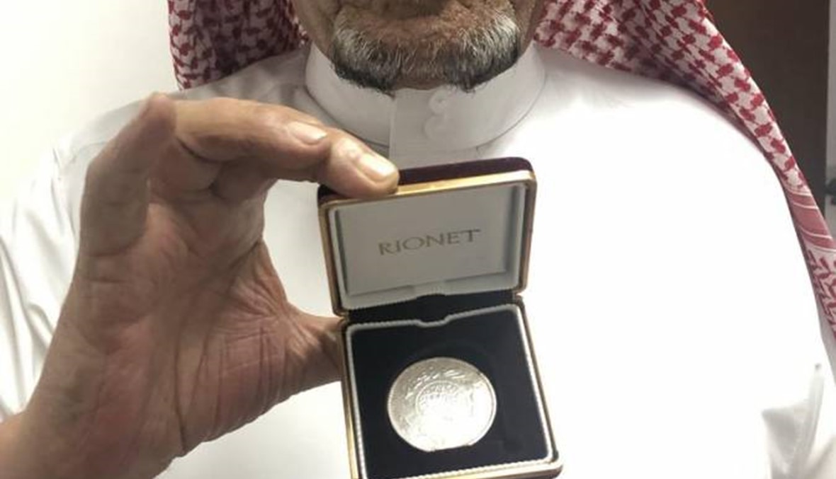 مواطن سعودي يحتفظ بهدية من الملك المؤسس لمدة 77 عاماً!