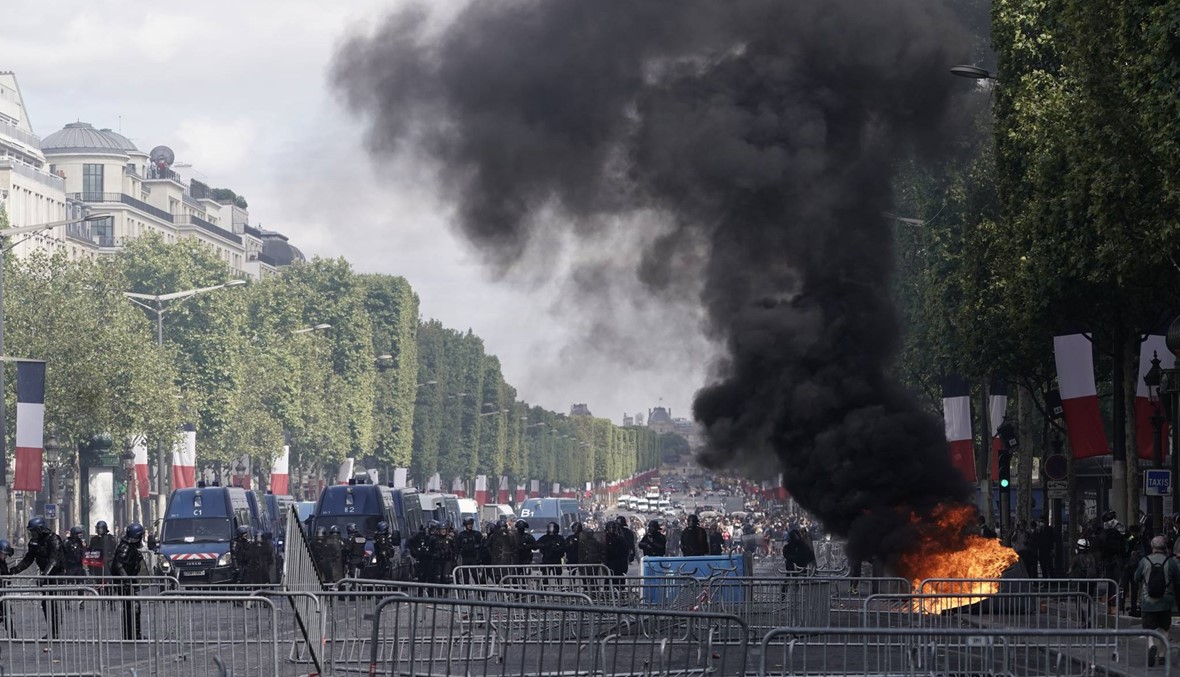 العيد الوطني الفرنسي: مواجهات بين الشرطة و"السترات الصفر" في باريس