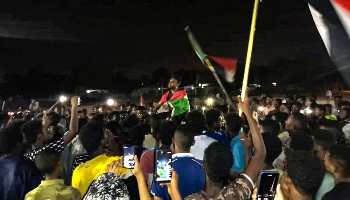 التوقيع على الاتفاق السياسي بين قوى التغيير والمجلس العسكري في السودان