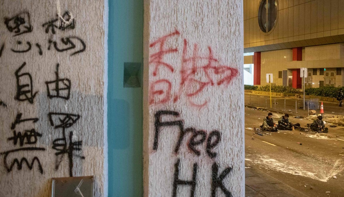 "انتهاك الخطوط الحمر" في هونغ كونغ: تنامي مشاعر الغضب بعد تعرُّض متظاهرين لهجمات