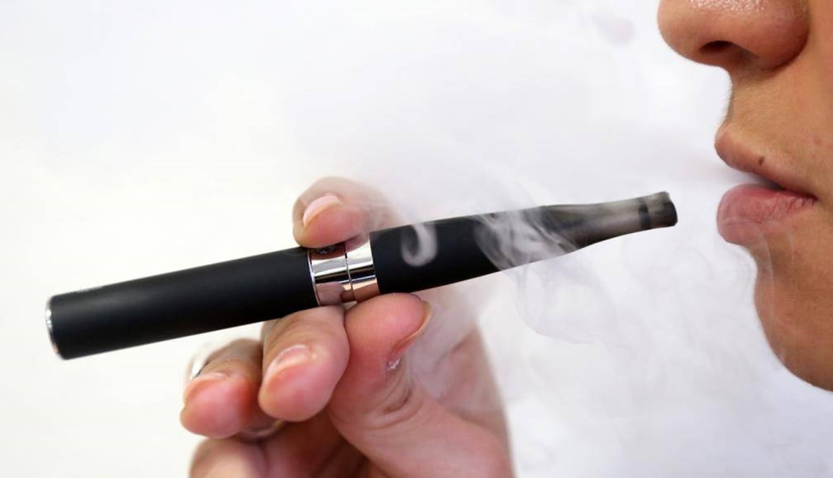 تحذير: السجائر الإلكترونية "مؤذية" ويُنصَح بعدم استخدامها