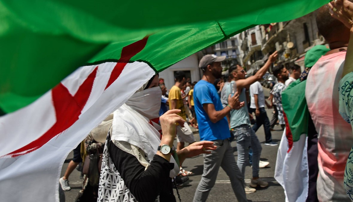 الجزائر: مسيرة طالبية رفضاً للجنة الحوار وقيادة الجيش ترفض "الشروط المسبقة"