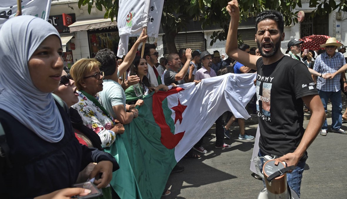 الجزائر: القضاء يرفض طلب الافراج عن لخضر بورقعة... ومحامون يندّدون
