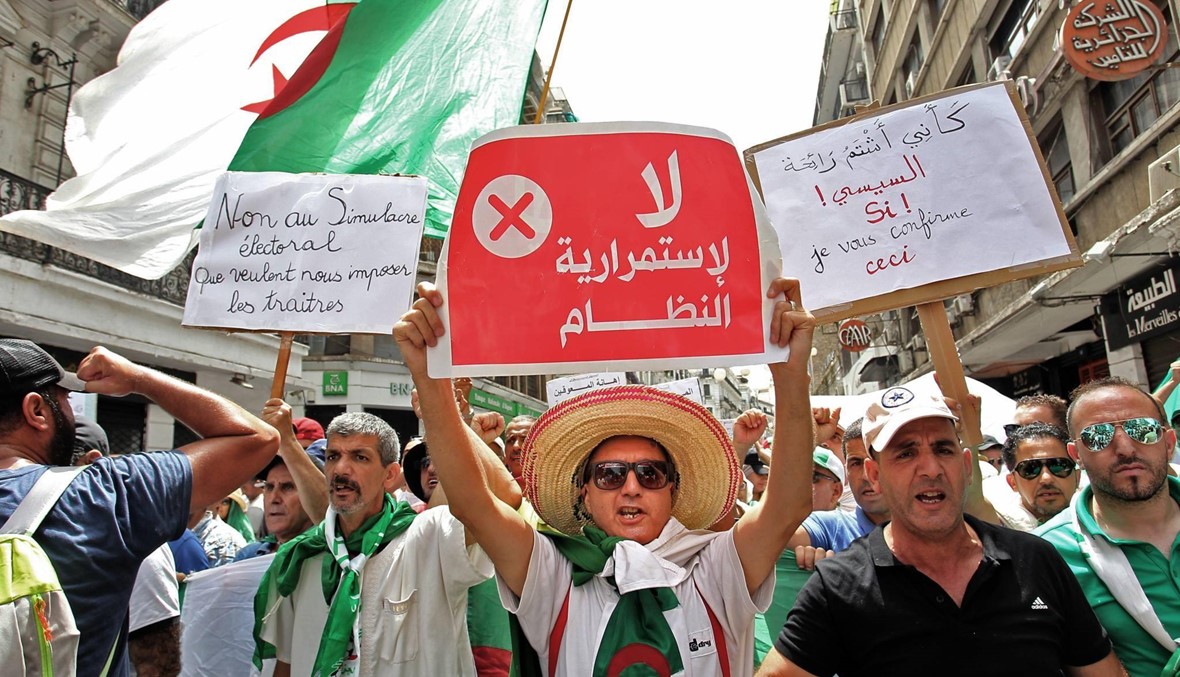 الجزائريّون يتظاهرون للجمعة الـ24: انتشار أمني كثيف، وهتافات ضدّ النظام