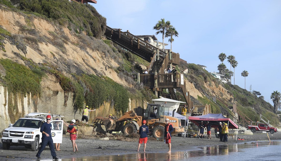 ثلاثة قتلى في انهيار جرف صخري على رواد شاطئ في كاليفورنيا