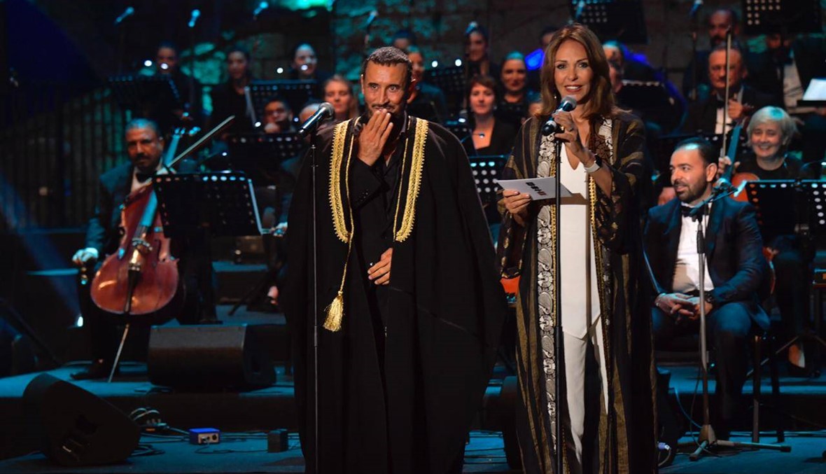 كاظم الساهر مُكرَّماً في بيت الدين وعباءة شوفية من نورا جنبلاط (صور)