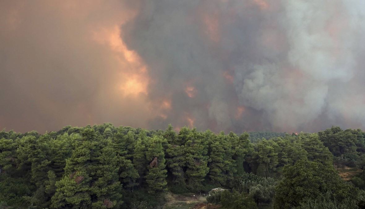 اليونان تكافح حرائق الغابات: 182 حريقاً في 3 أيام واجلاء 500 شخص