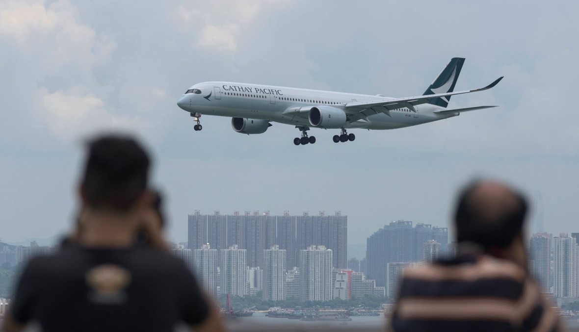 بيجينغ تدين "الأفعال شبه الإرهابية" ضد الصينيين في مطار هونغ كونغ