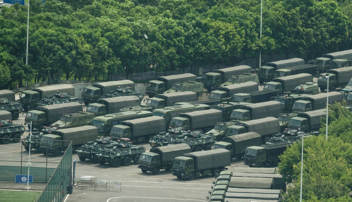 قوات صينية تتجمع بالقرب من هونغ كونغ