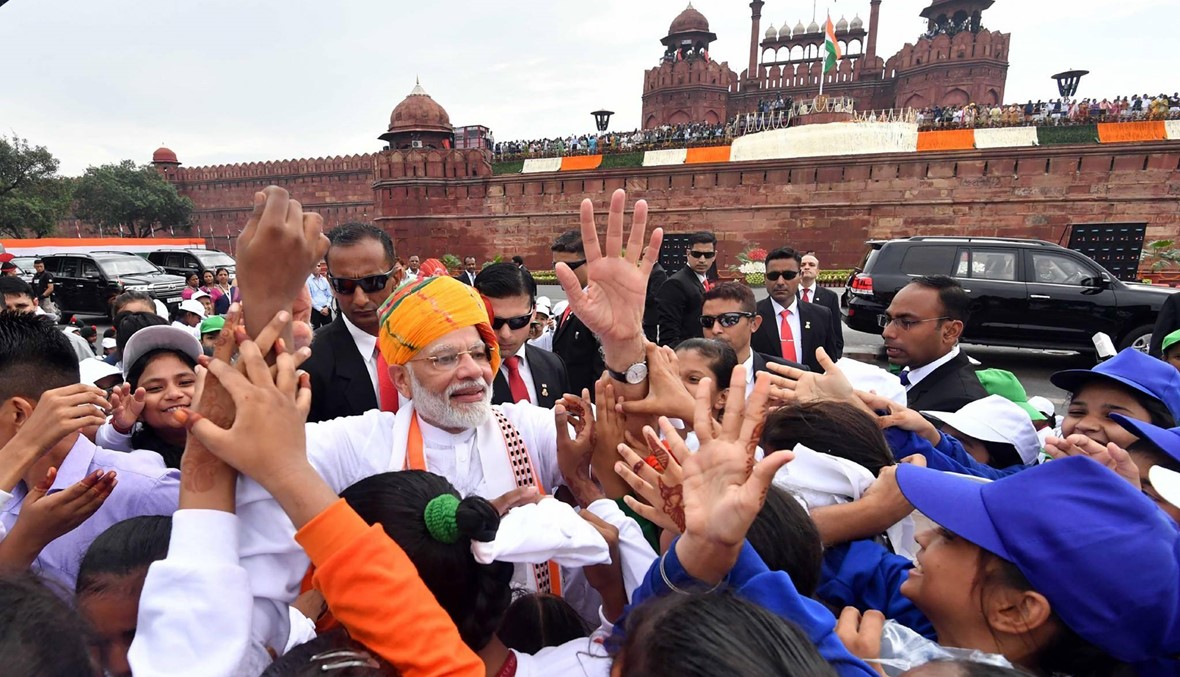 الهند احتفلت بعيد استقلالها: مودي يصف الغاء الحكم الذاتي في كشمير بـ"الخطوة الرائدة"
