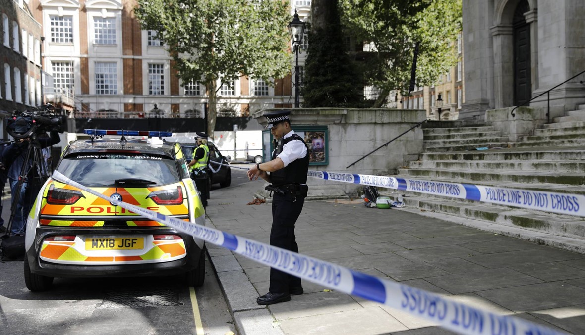 لندن: رجل تعرّض للطعن أمام مقرّ وزارة الداخليّة