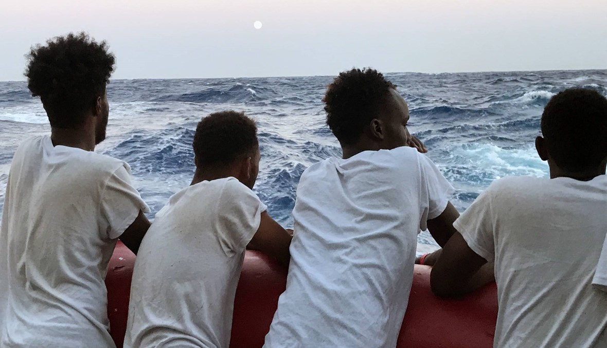 السفينة "أوبن آرمز" عالقة أمام سواحل إيطاليا: 134 مهاجراً ينتظرون على متنها