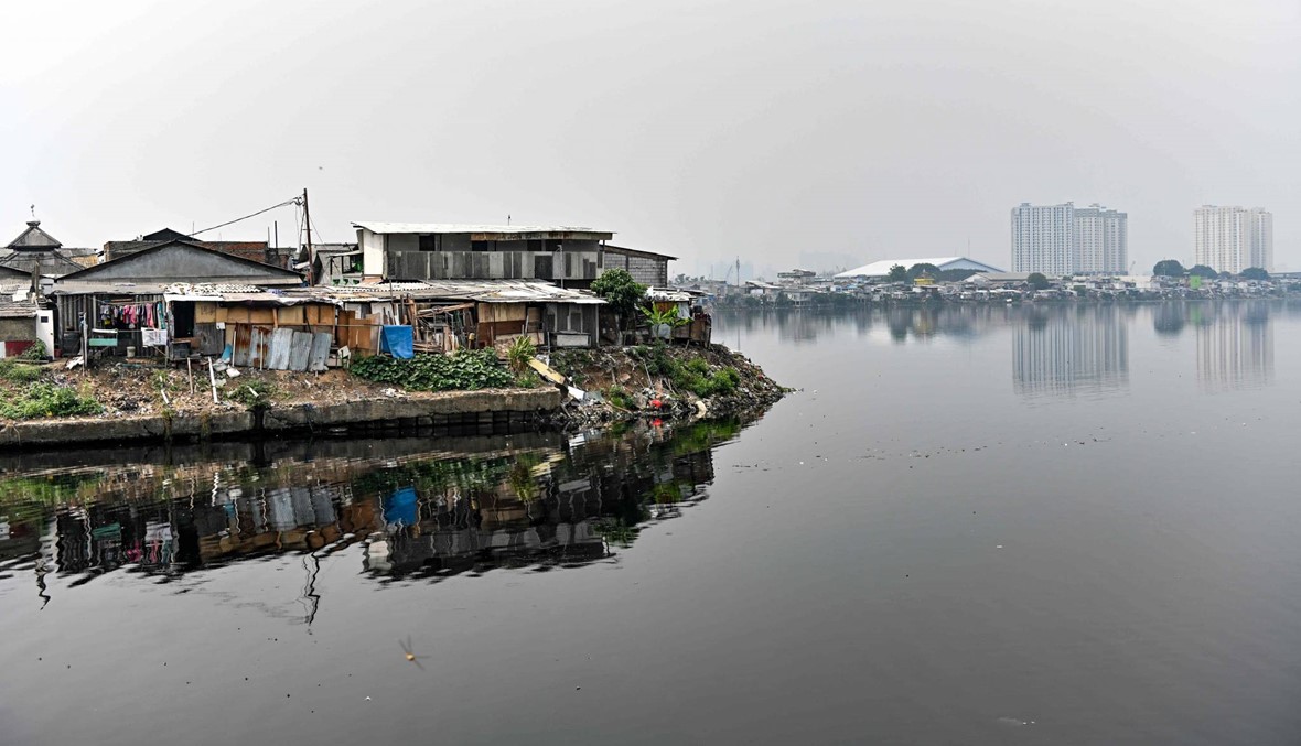 العاصمة الإندونيسية جاكرتا غائرة تحت المياه: ثلث المدينة قد يصبح تحت البحر في 2050