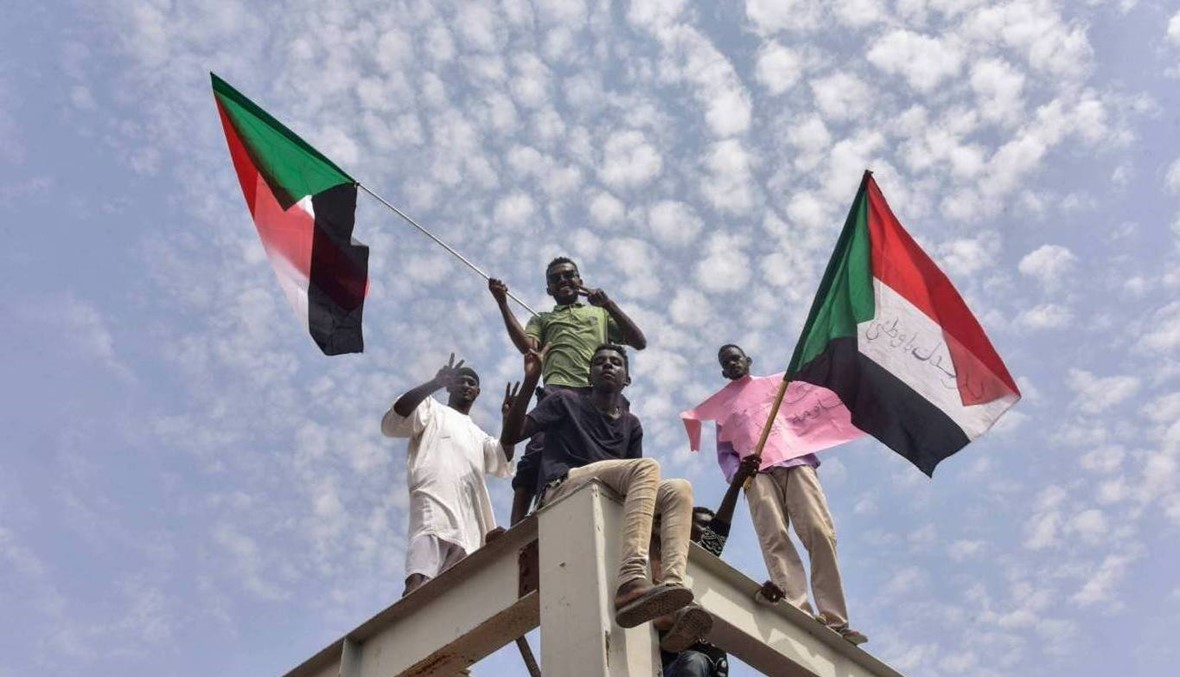 السودان: المجلس العسكري وحركة الاحتجاج يوقّعان اتفاق المرحلة الانتقالية