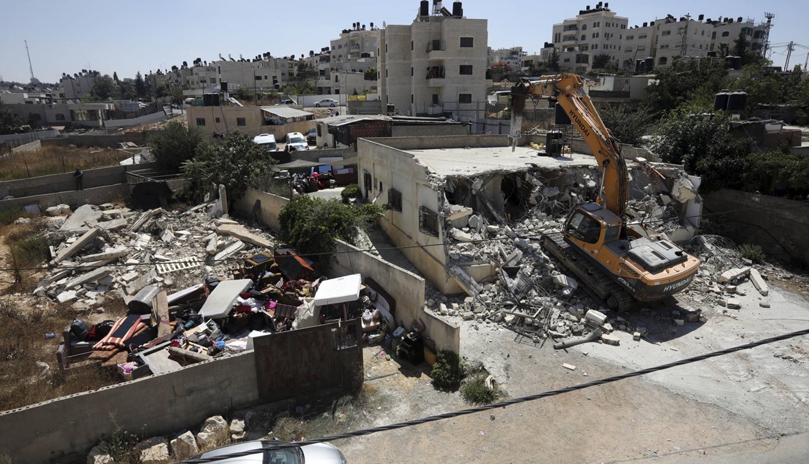 إسرائيل تقصف مواقع لحماس إثر إطلاق صواريخ جديدة من قطاع غزة