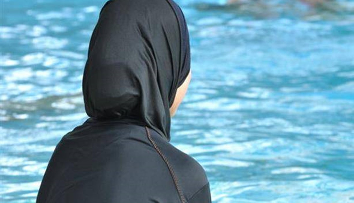 مصر... نزول المحجّبات حمّامات السباحة لا يضرّ البيئة