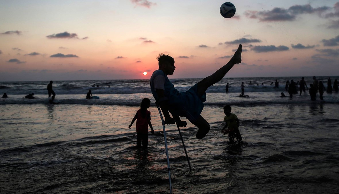شاطئ قطاع غزة (أ ف ب).