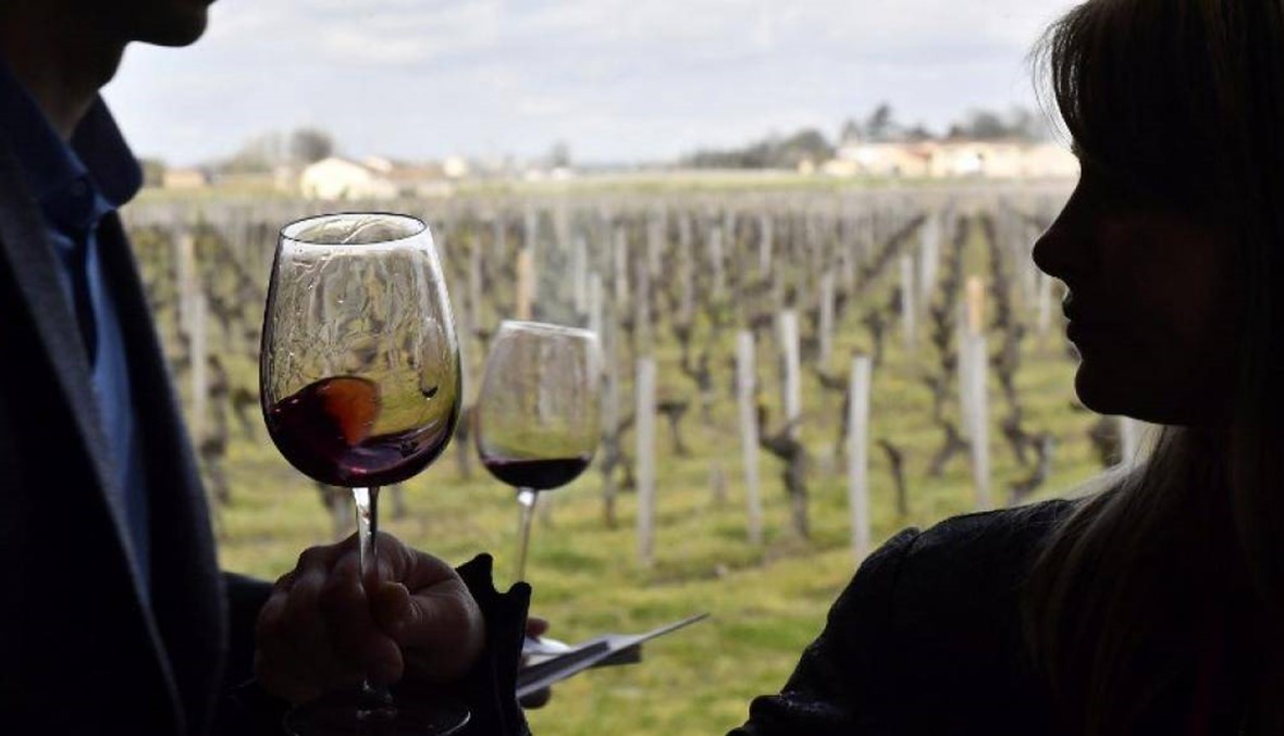 ترامب: سنفرض ضريبة على النبيذ الفرنسي بشكل لم يروه مطلقاً من قبل