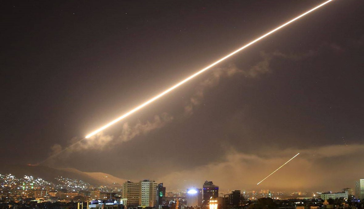 سانا: مضادات الدفاع الجوي تتصدّى لأهداف معادية في سماء دمشق