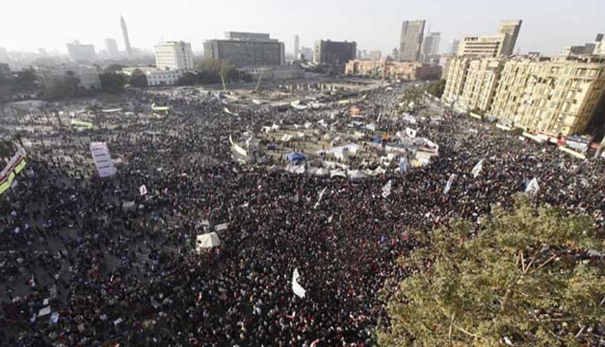 ميدان التحرير يحيي الذكرى الثانية للثورة بالاحتجاج على مرسي و"الإخوان"
