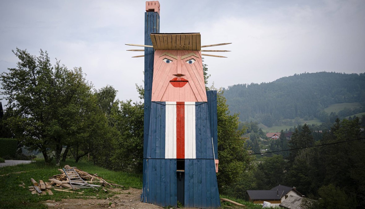 تمثال لدونالد ترامب يثير جدلاً في سلوفينيا: فنانون "مشاغبون" يندّدون بالشعبويّة