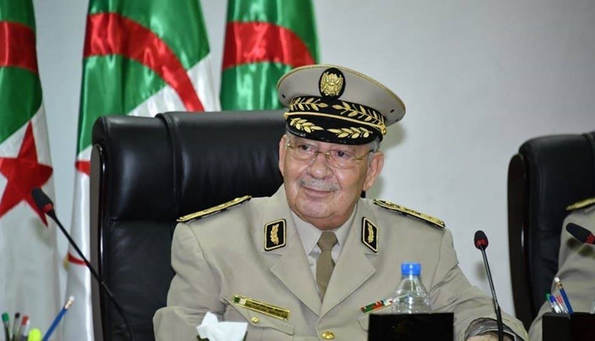 قائد الجيش الجزائري يشدّد على اجراء الانتخابات الرئاسية بلا تأخير
