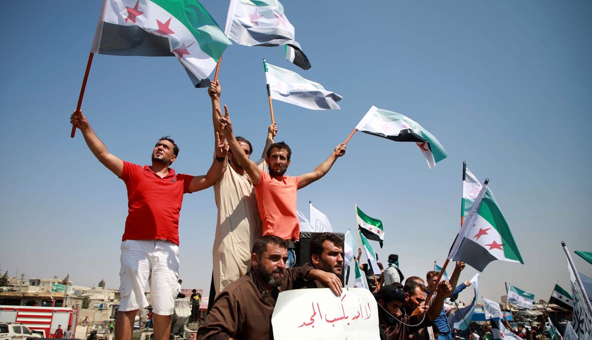 تظاهرات في إدلب مناهضة للنظام وروسيا دوريّات أميركيّة - تركيّة في "المنطقة الآمنة" غداً