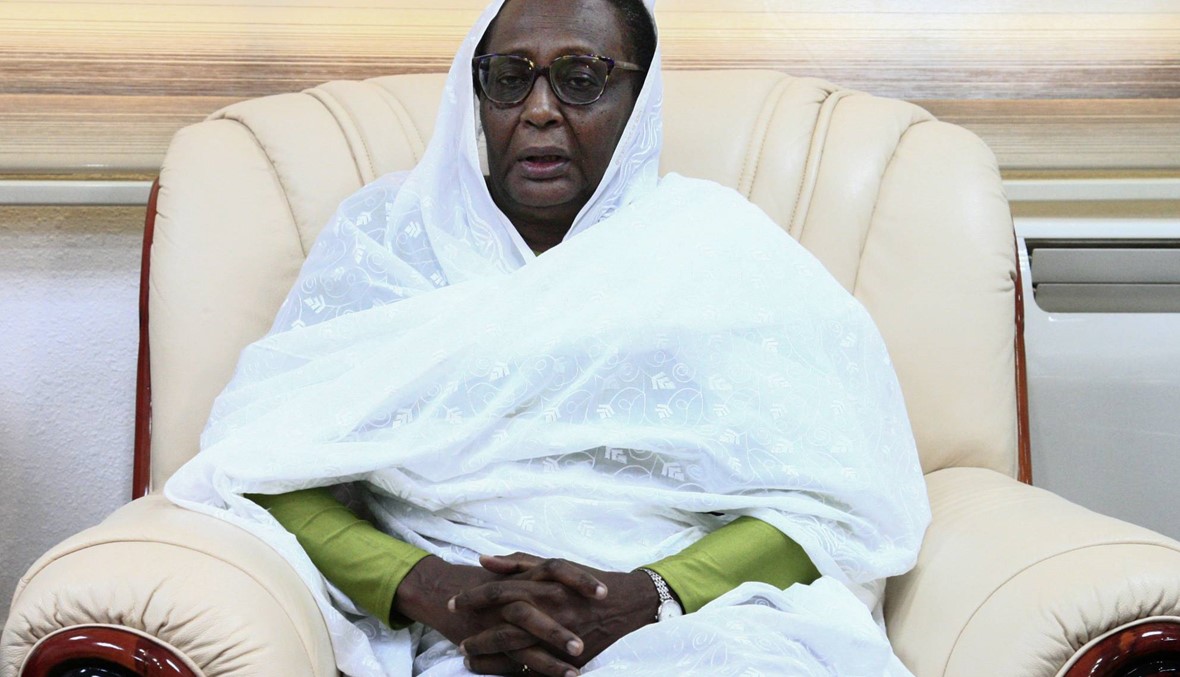 أسماء عبدالله... أوّل امرأة تتسلّم وزارة الخارجيّة في السودان