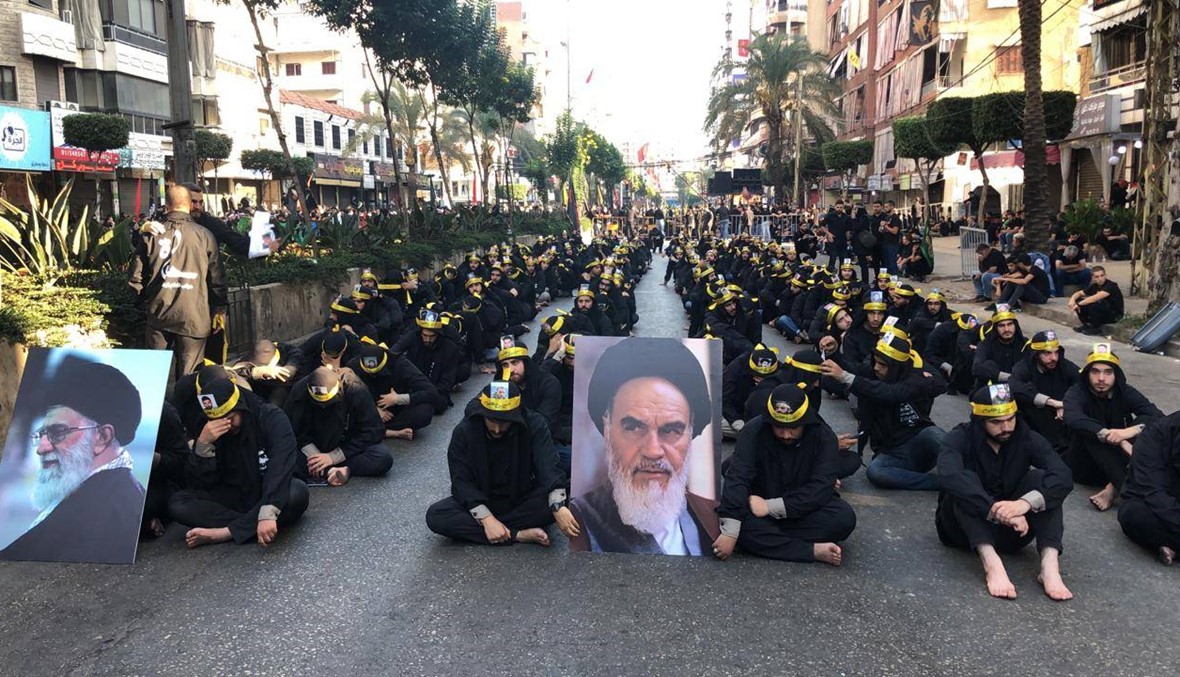 انطلاق مسيرة "حزب الله" العاشورائية في الضاحية... "أنبقى بعدك" (صور)