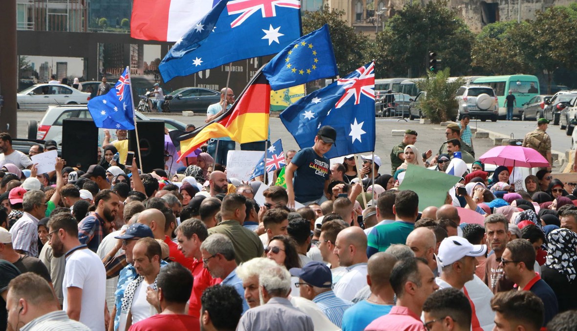 رُحِّلوا من وطنهم إلى "المنفى"... واليوم يطلبون اللجوء