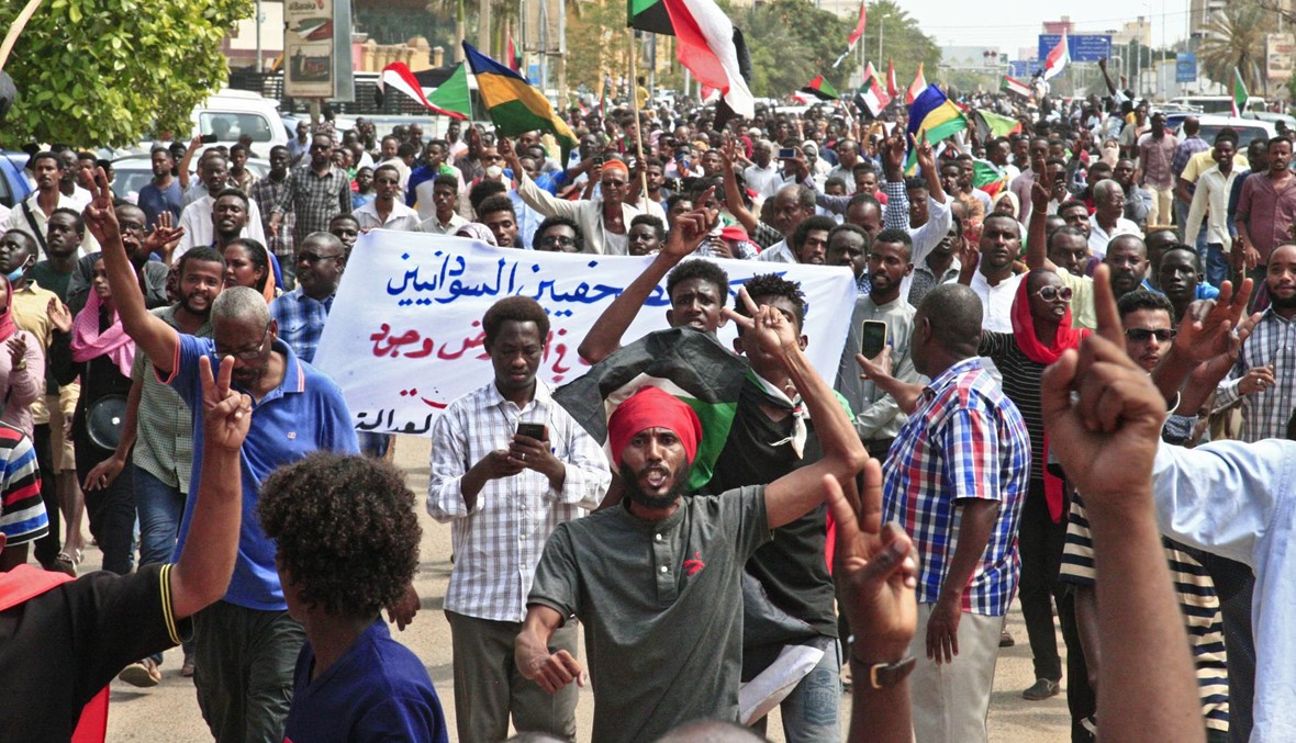 السودان: مئات تظاهروا قرب القصر الجمهوري... "التحقيق في مقتل محتجّين"