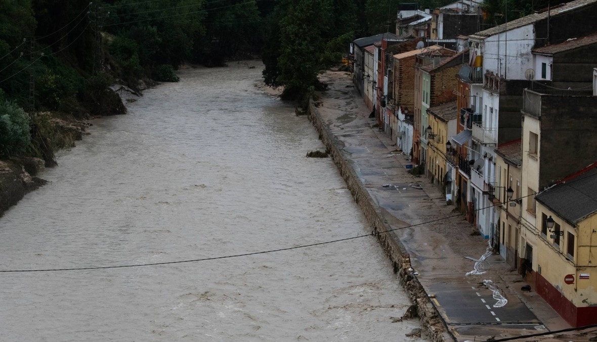 صور وفيديو- أمطار غزيرة وسيول في جنوب شرق إسبانيا: 4 قتلى، وإخلاء مناطق