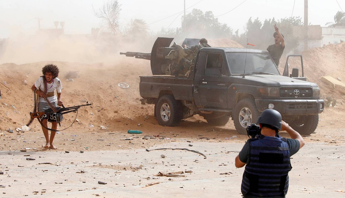 قوات شرق ليبيا تشن هجوماً جوياً على سرت