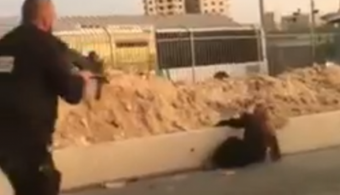 مقتل فلسطينية أشهرت سكينا عند حاجز عسكري إسرائيلي (فيديو)