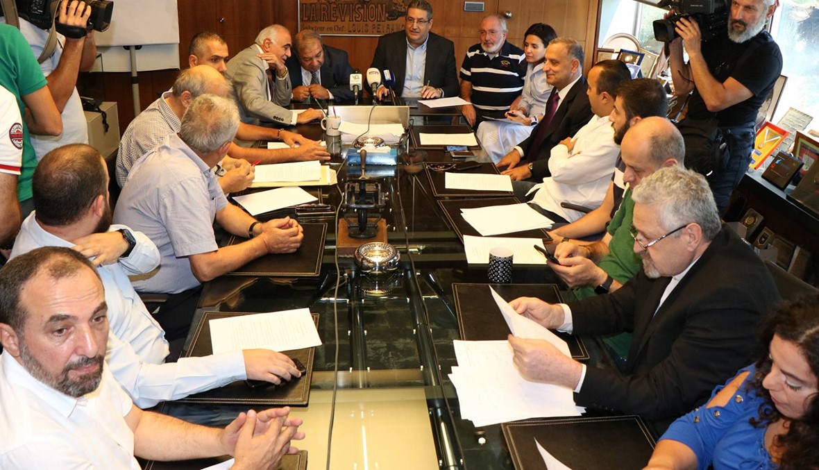 اجتماع ممثلي وسائل الإعلام في "النهار" في مواجهة "تسلط" رئيس الجامعة اللبنانية (فيديو)