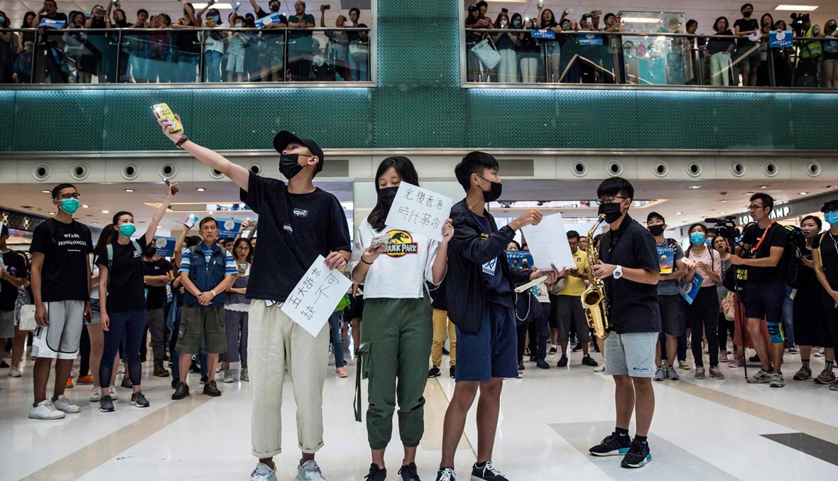 ناشطون مؤيدون للديموقراطية: هونغ كونغ تحوّلت "دولة بوليسيّة"