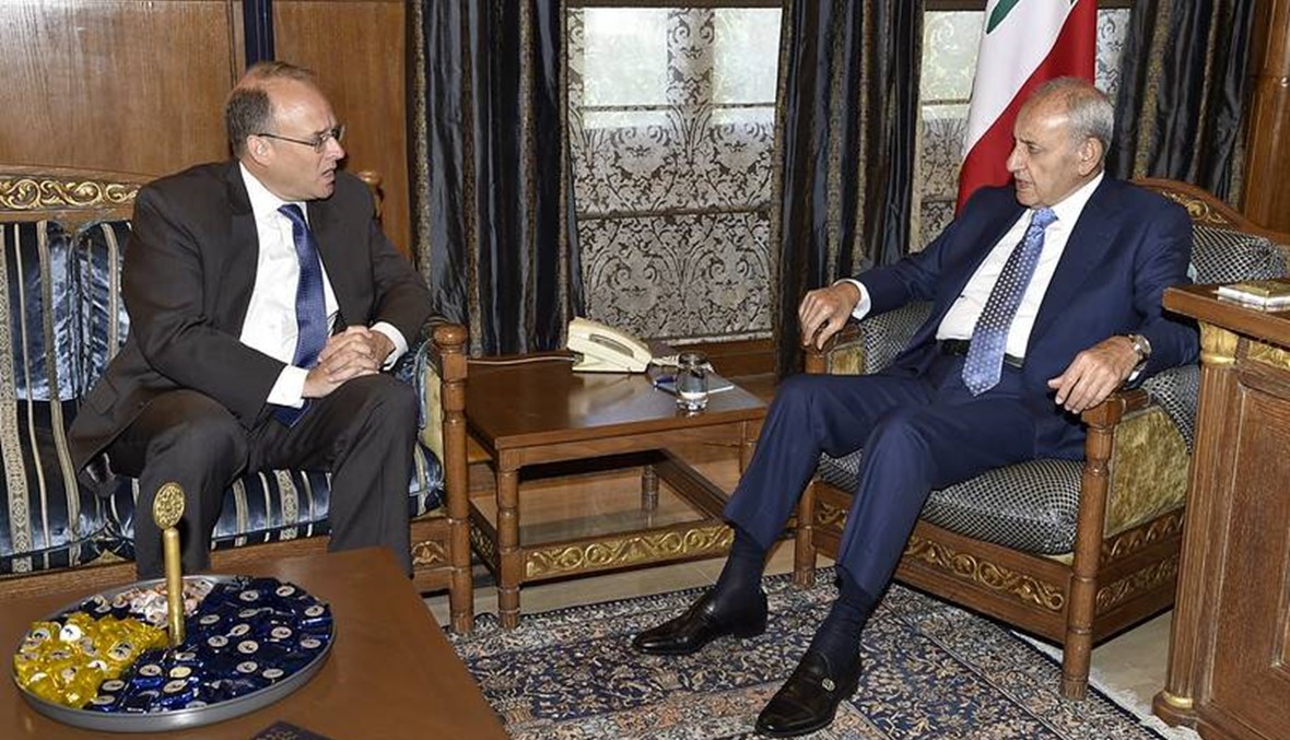 برّي التقى مساعد وزير الخزانة الأميركية وعرض التطورات مع لازاريني