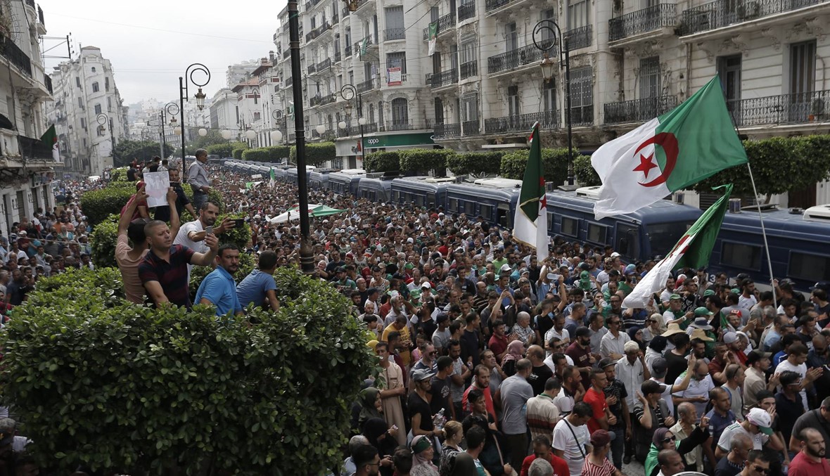 تظاهرة طالبية في الجزائر ضدّ إجراء الانتخابات... "دولة مدنية وليس عسكرية"