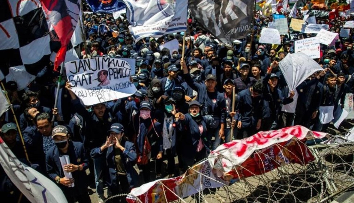 إندونيسيا : احتجاجات طالبية تسعى إلى تعطيل البرلمان