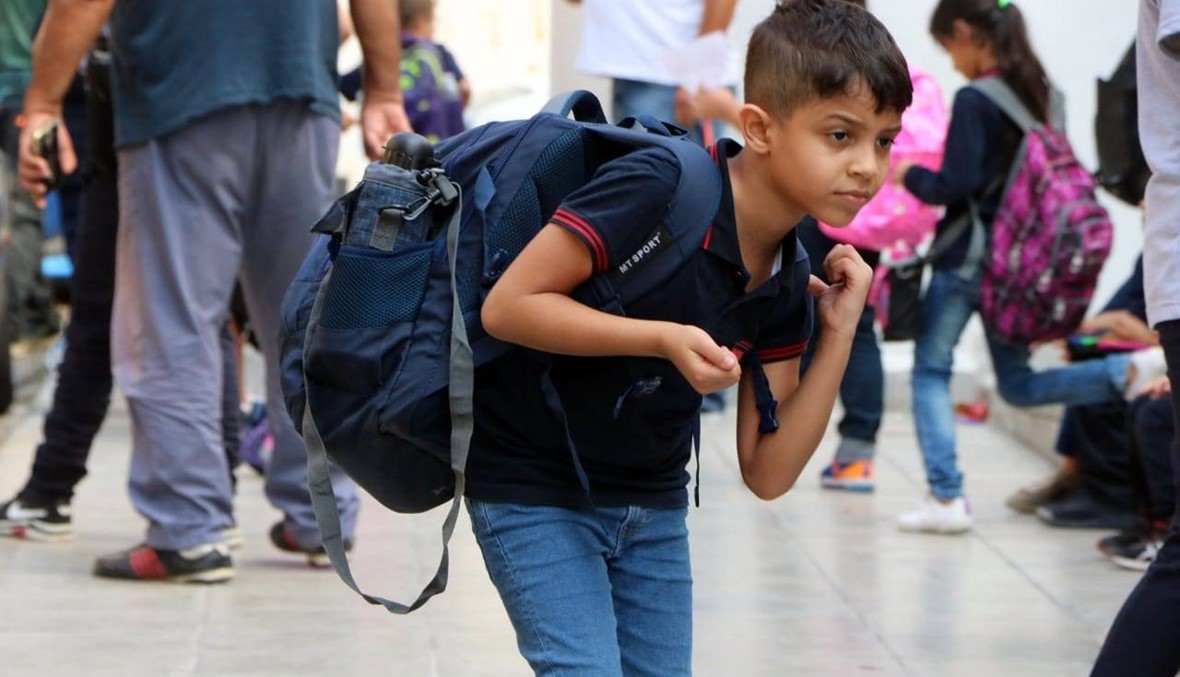 الحقيبة المدرسية أبرز مسبب لآلام الظهر لدى الأولاد