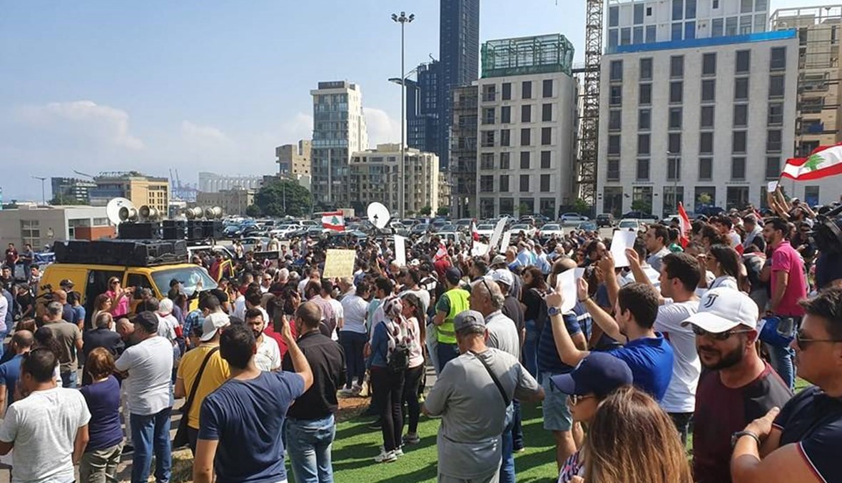 الفرق بين التظاهرات في لبنان وباقي الدول