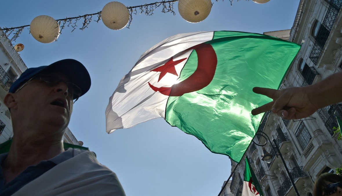 القضاء الجزائري يمدّد توقيف المعارض كريم طابو: "التحريض على العنف"