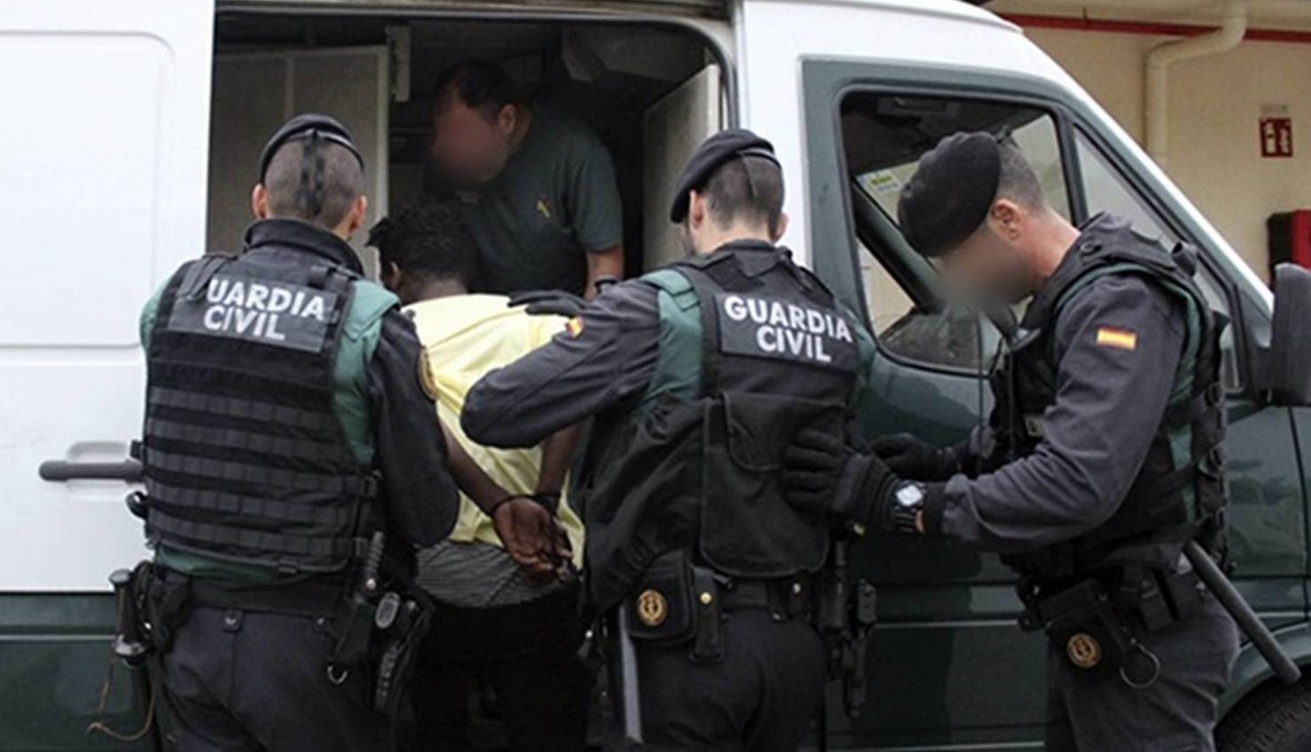 الشرطة الإسبانية تعتقل رجلاً يشتبه بانتمائه لـ"داعش"