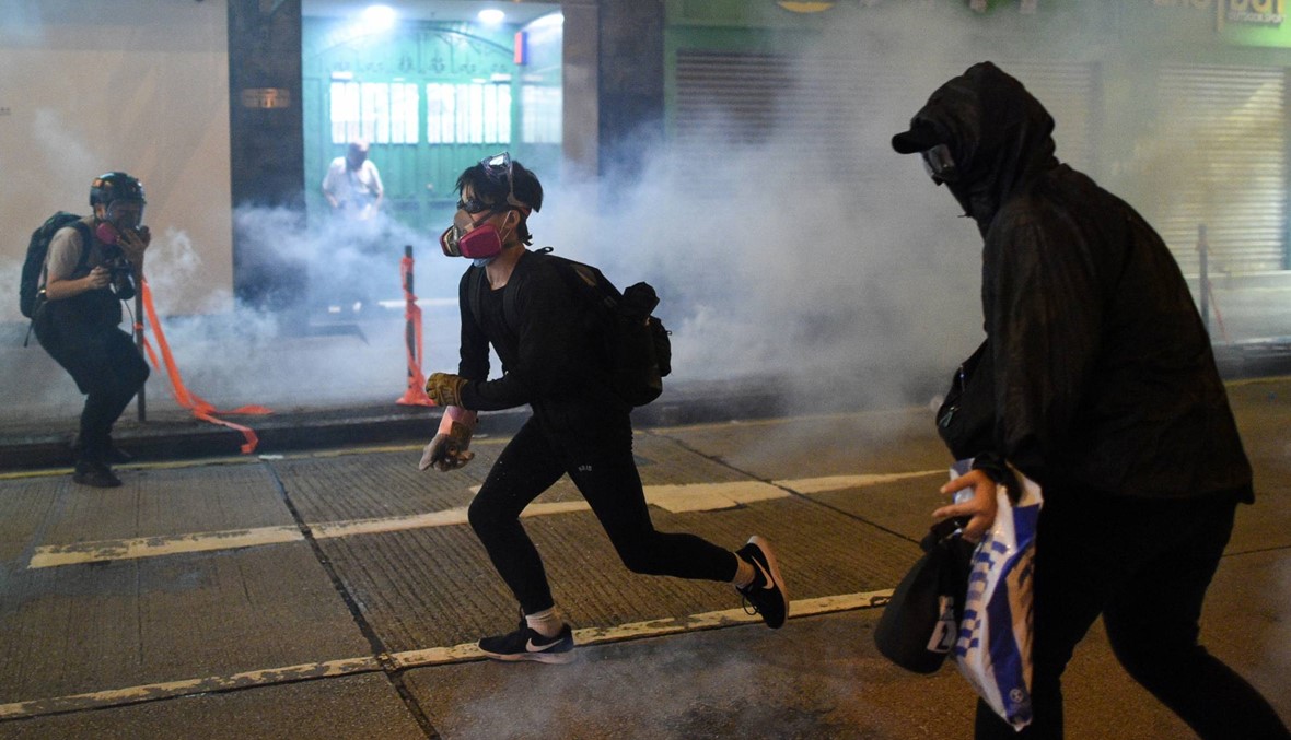 تظاهرات في هونغ كونغ، وغاز مسيل للدموع: الحكومة تنوي الحدّ من استخدام الانترنت